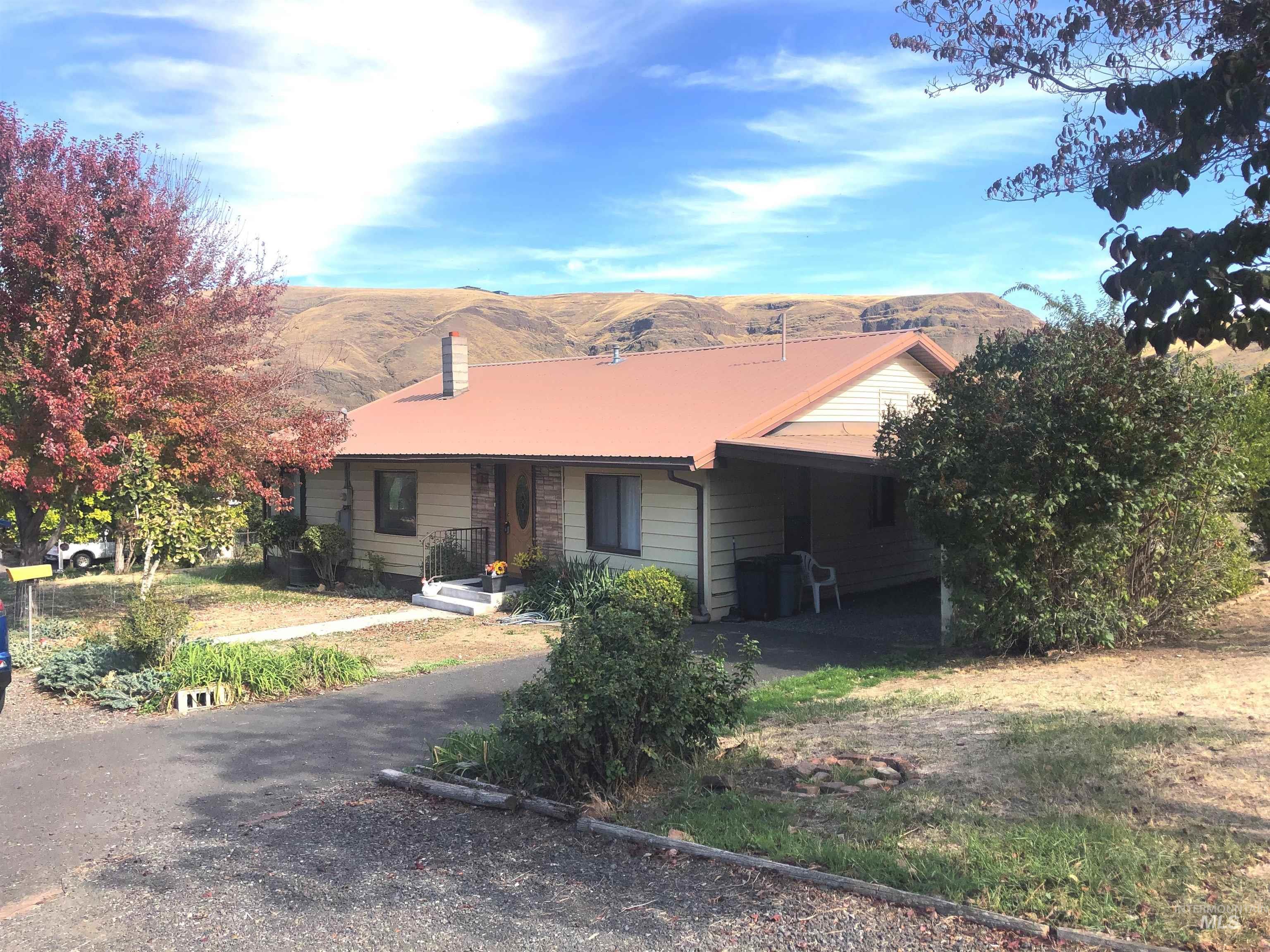 323 Hays, Asotin, Washington 99402, 3 Bedrooms, 2 Bathrooms, Residential For Sale, Price $355,000, 98964313