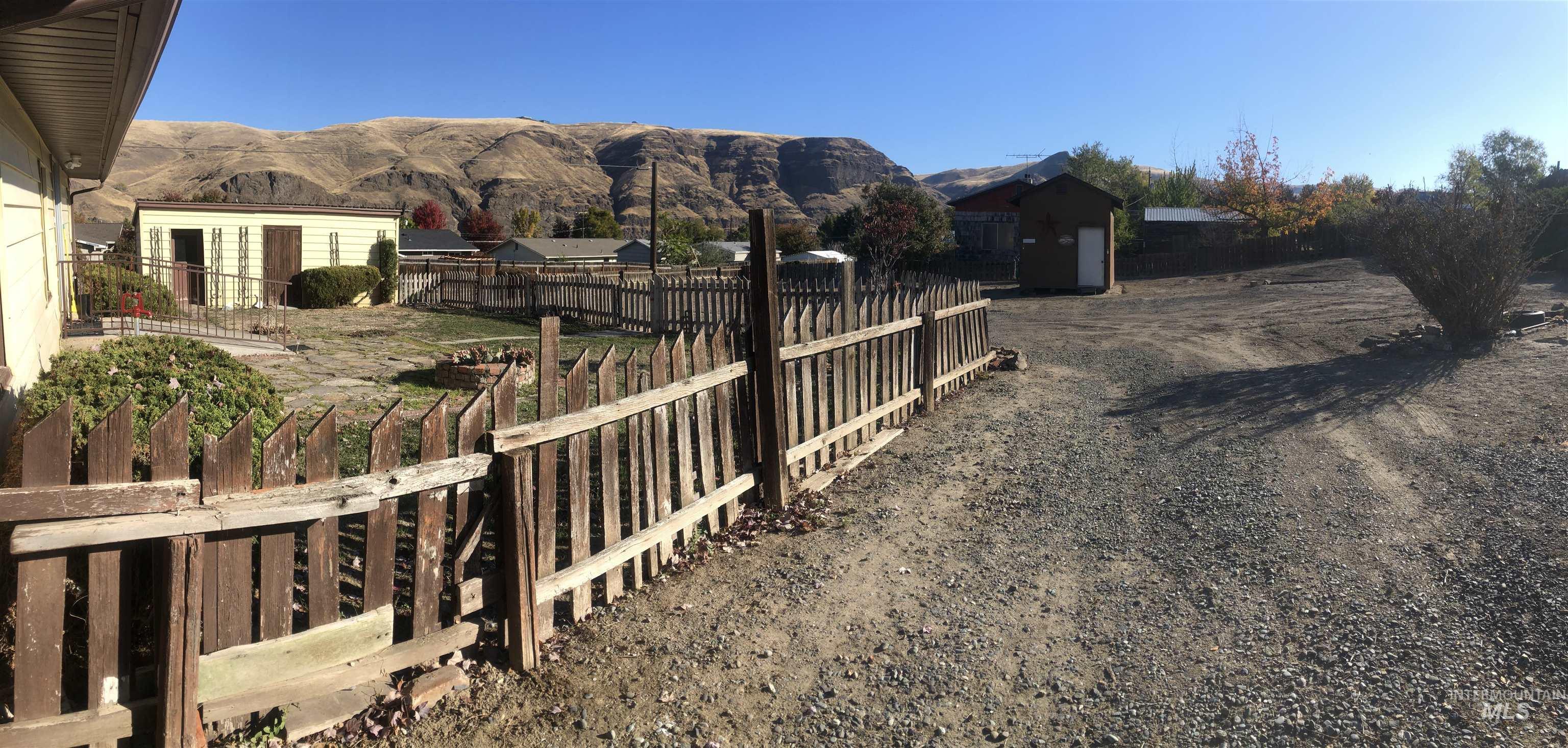 323 Hays, Asotin, Washington 99402, 3 Bedrooms, 2 Bathrooms, Residential For Sale, Price $355,000,MLS 98964313