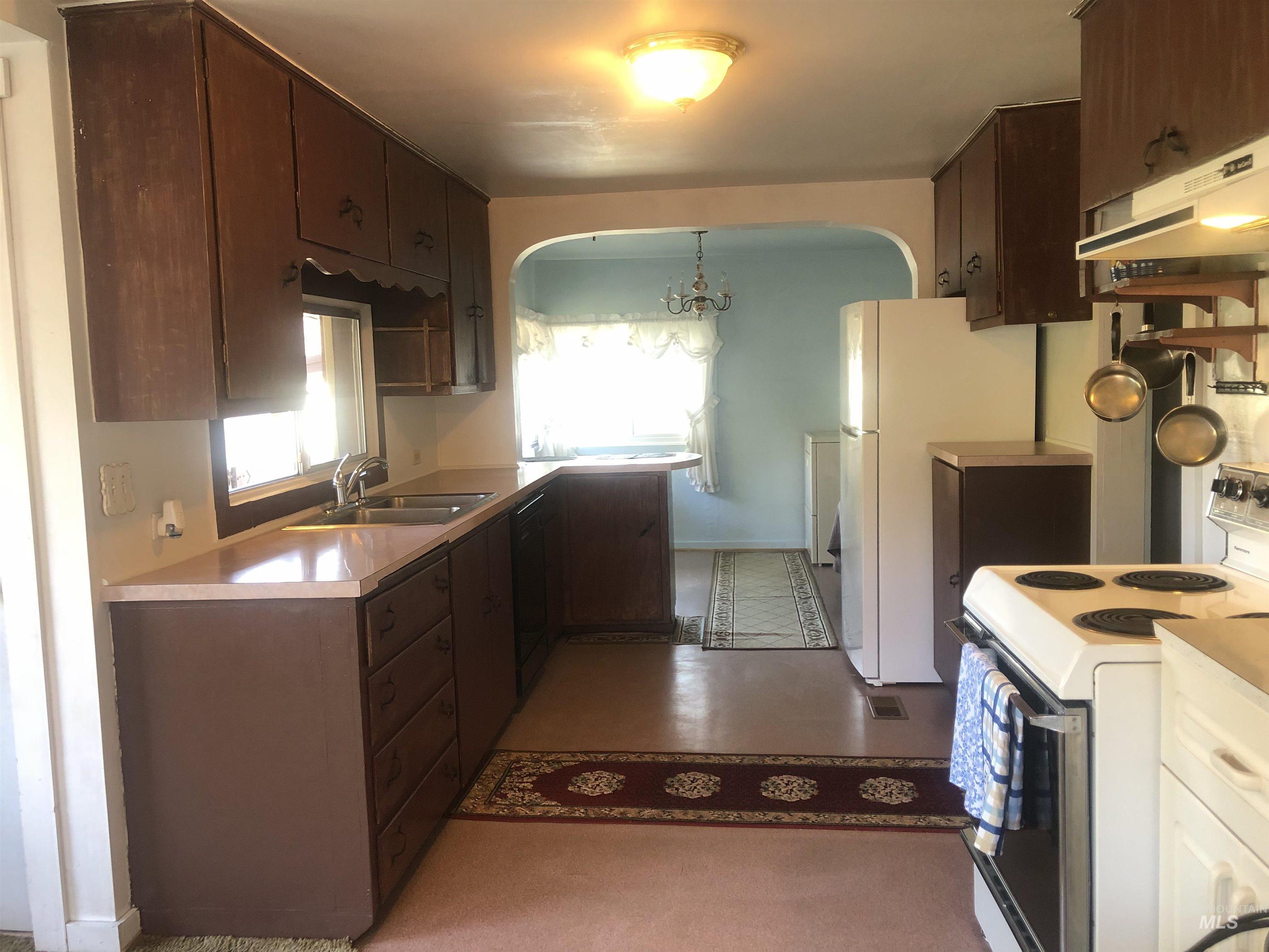 323 Hays, Asotin, Washington 99402, 3 Bedrooms, 2 Bathrooms, Residential For Sale, Price $355,000, 98964313