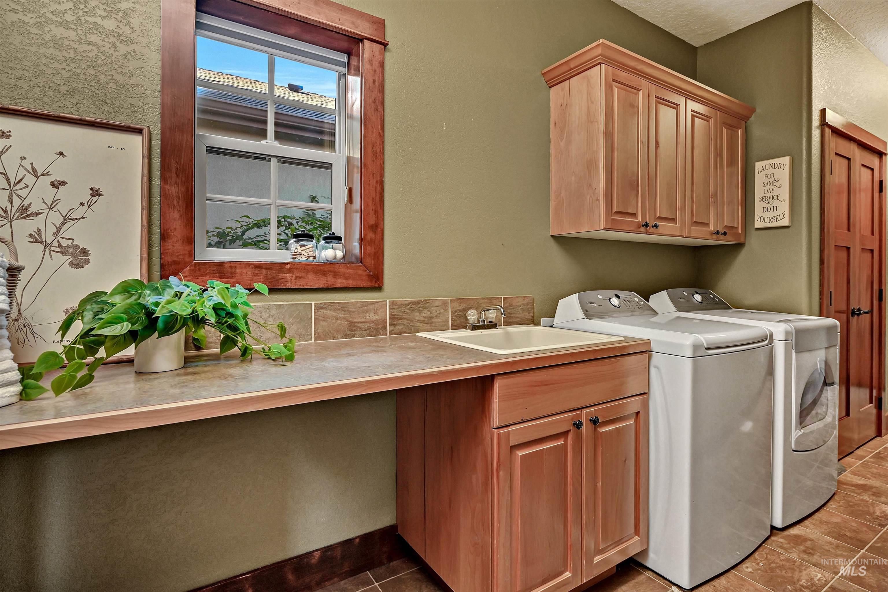 9685 W Sultana Drive, Garden City, Idaho 83714, 2 Bedrooms, 2.5 Bathrooms, Residential For Sale, Price $718,000,MLS 98964335