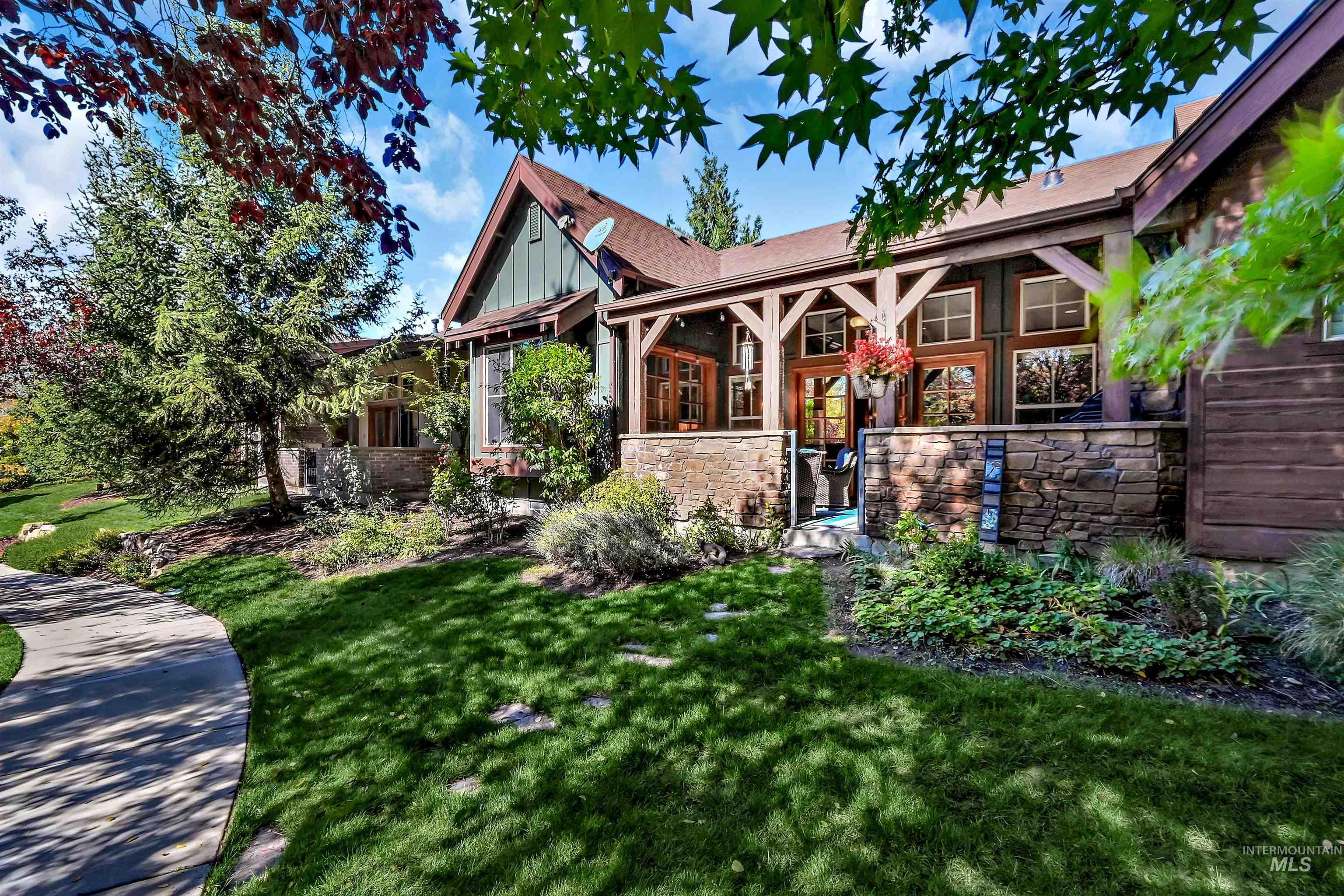 9685 W Sultana Drive, Garden City, Idaho 83714, 2 Bedrooms, 2.5 Bathrooms, Residential For Sale, Price $718,000,MLS 98964335