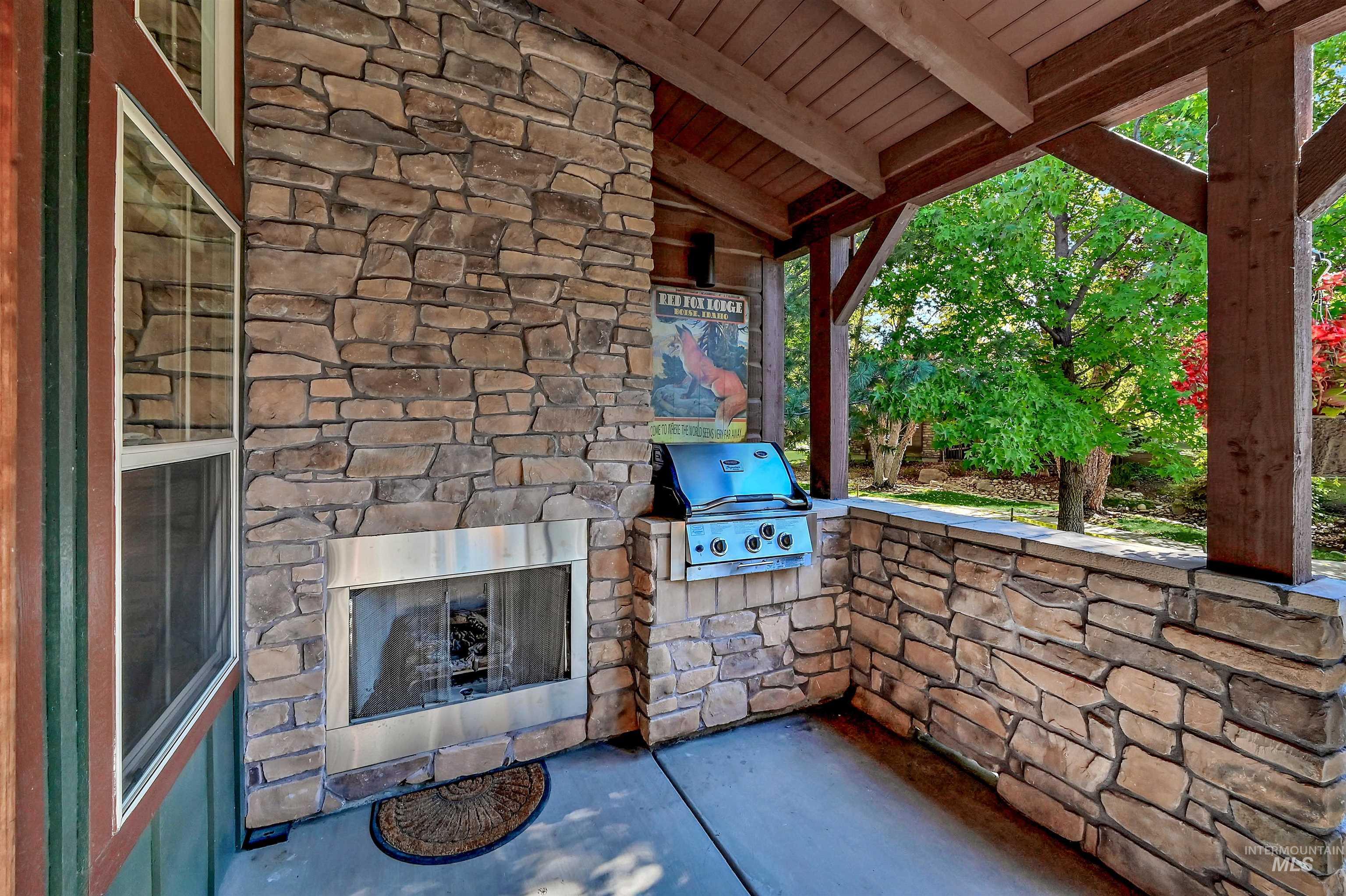 9685 W Sultana Drive, Garden City, Idaho 83714, 2 Bedrooms, 2.5 Bathrooms, Residential For Sale, Price $718,000,MLS 98964335