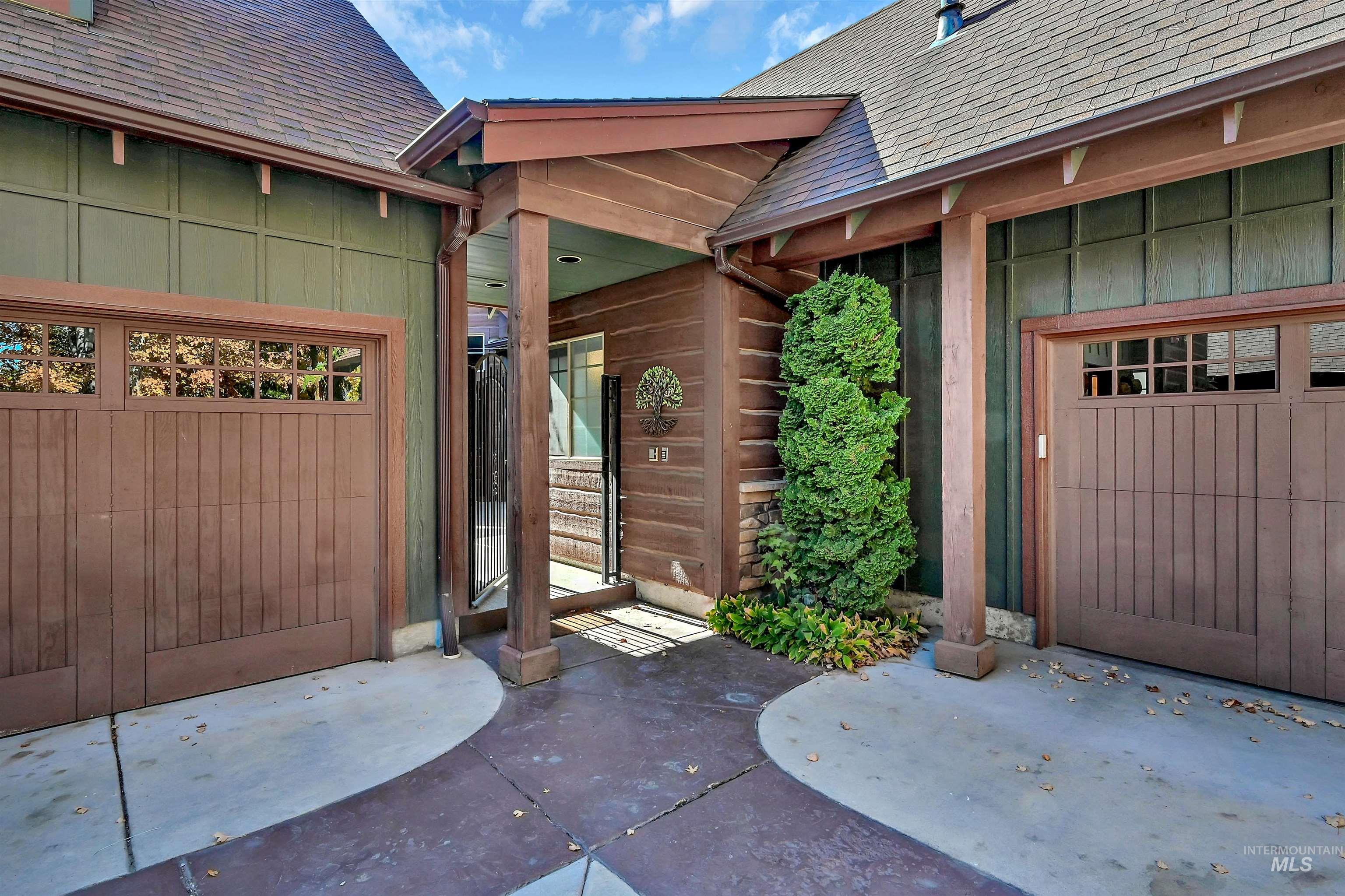 9685 W Sultana Drive, Garden City, Idaho 83714, 2 Bedrooms, 2.5 Bathrooms, Residential For Sale, Price $718,000,MLS 98964335