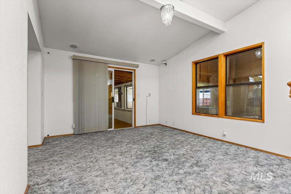 10070 W Mesquite, Boise, Idaho 83704, 3 Bedrooms, 2 Bathrooms, Residential For Sale, Price $325,000, 98964344