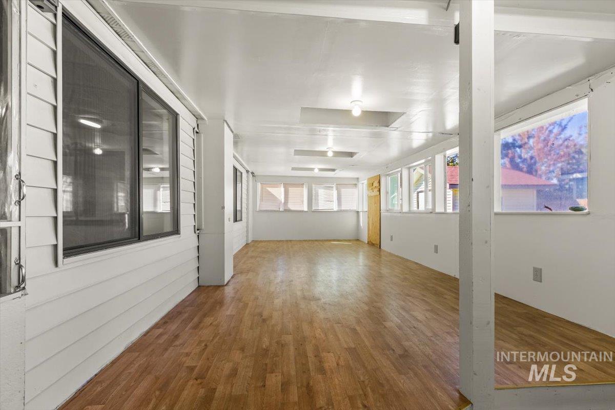 10070 W Mesquite, Boise, Idaho 83704, 3 Bedrooms, 2 Bathrooms, Residential For Sale, Price $325,000, 98964344