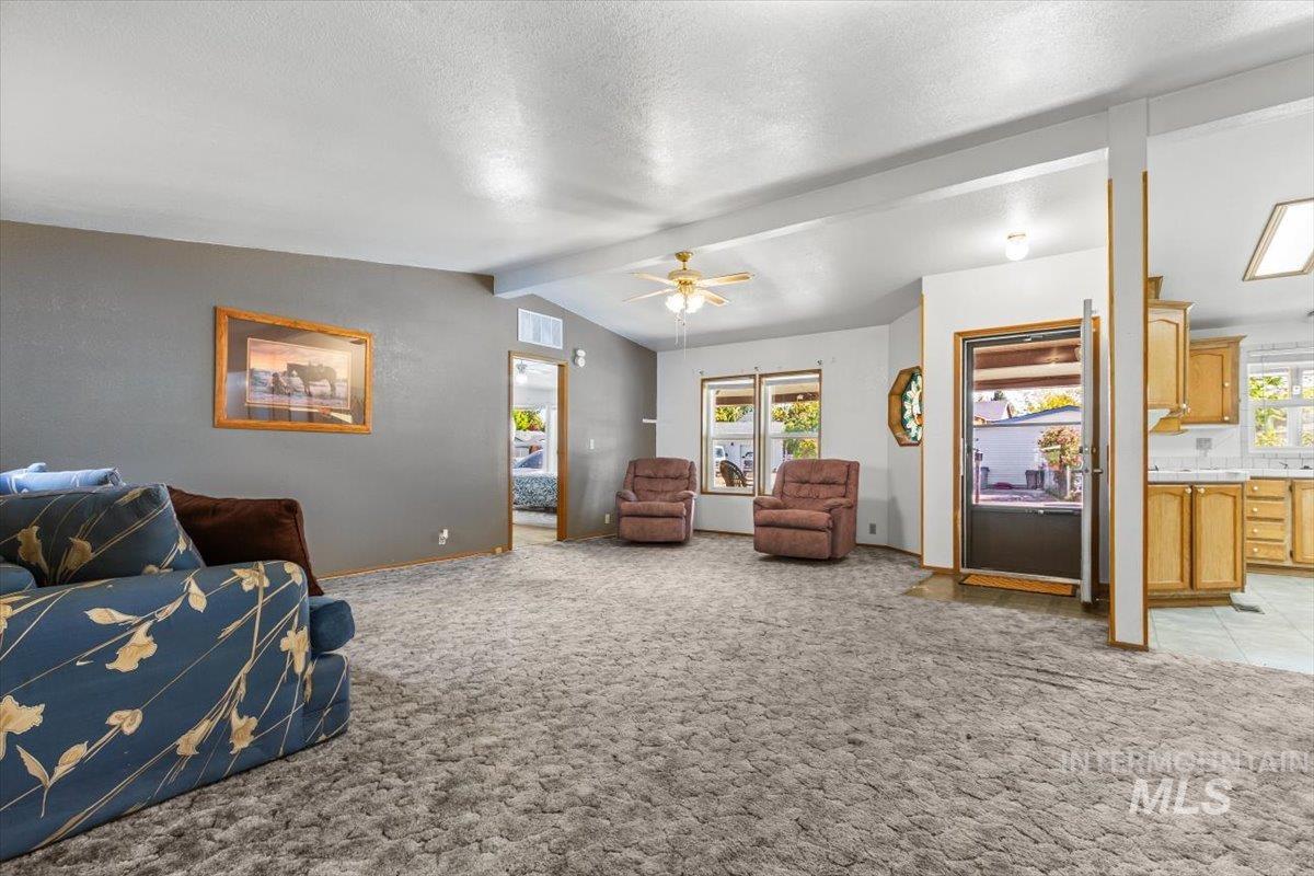 10070 W Mesquite, Boise, Idaho 83704, 3 Bedrooms, 2 Bathrooms, Residential For Sale, Price $325,000, 98964344