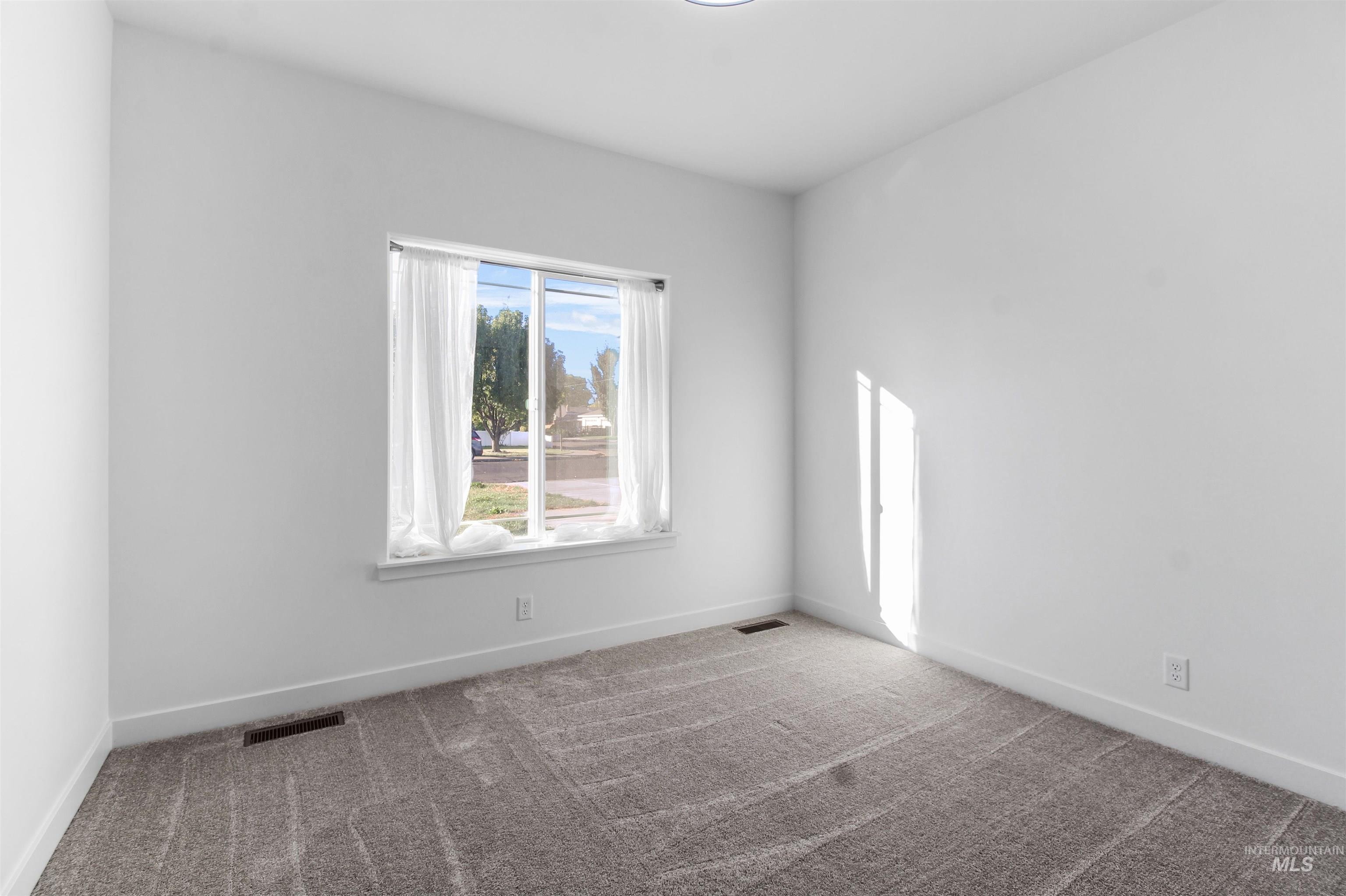 590 W 24th Street, Burley, Idaho 83318, 4 Bedrooms, 2 Bathrooms, Residential For Sale, Price $405,000,MLS 98964360