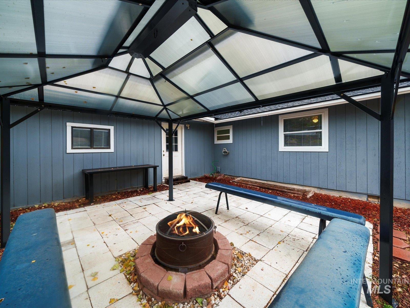 420 Oak Court, Mountain Home, Idaho 83647, 3 Bedrooms, 2 Bathrooms, Residential For Sale, Price $299,990,MLS 98964365