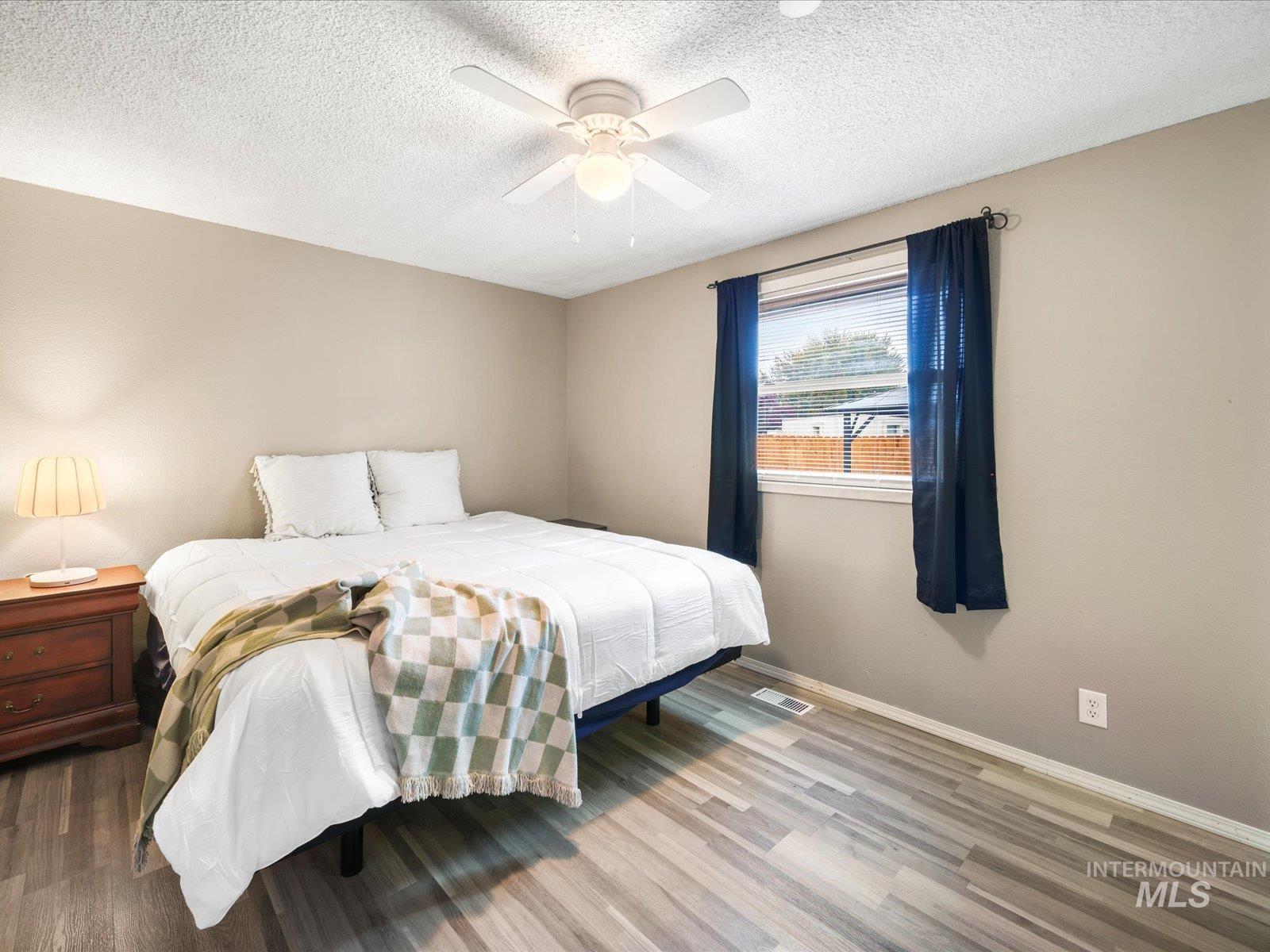 420 Oak Court, Mountain Home, Idaho 83647, 3 Bedrooms, 2 Bathrooms, Residential For Sale, Price $299,990,MLS 98964365