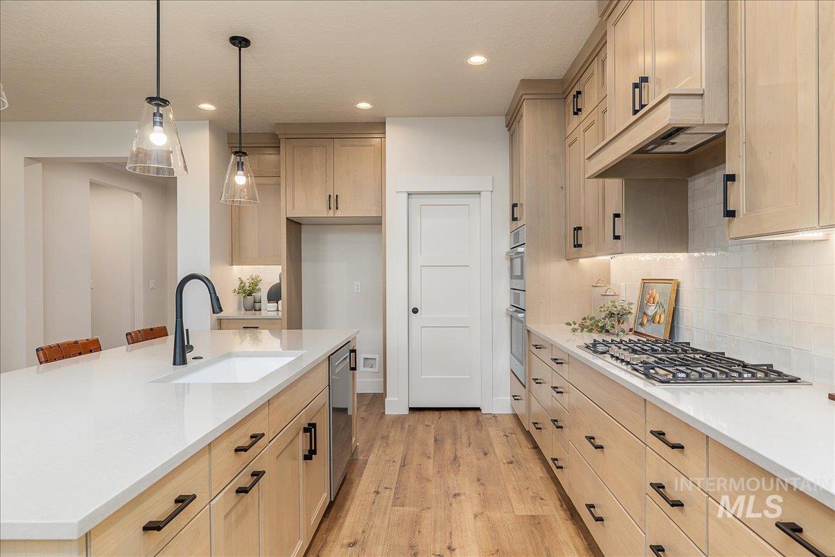 9435 S Egg Harbor, Kuna, Idaho 83634, 4 Bedrooms, 3 Bathrooms, Residential For Sale, Price $779,000,MLS 98964387