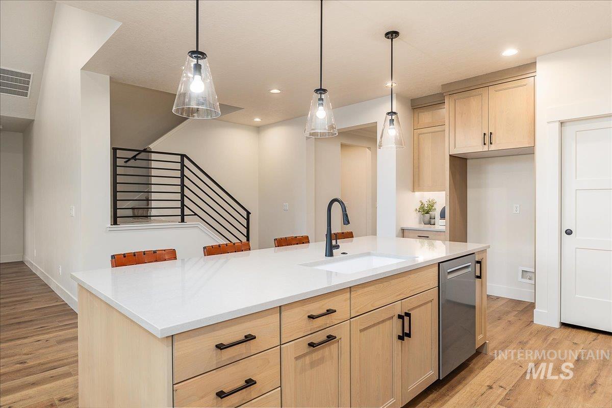 9435 S Egg Harbor, Kuna, Idaho 83634, 4 Bedrooms, 3 Bathrooms, Residential For Sale, Price $779,000,MLS 98964387