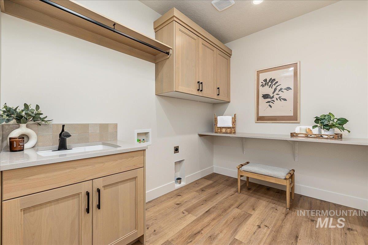 9435 S Egg Harbor, Kuna, Idaho 83634, 4 Bedrooms, 3 Bathrooms, Residential For Sale, Price $779,000,MLS 98964387