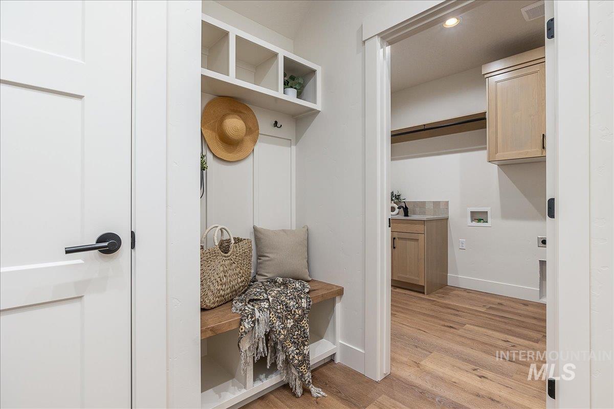 9435 S Egg Harbor, Kuna, Idaho 83634, 4 Bedrooms, 3 Bathrooms, Residential For Sale, Price $779,000,MLS 98964387