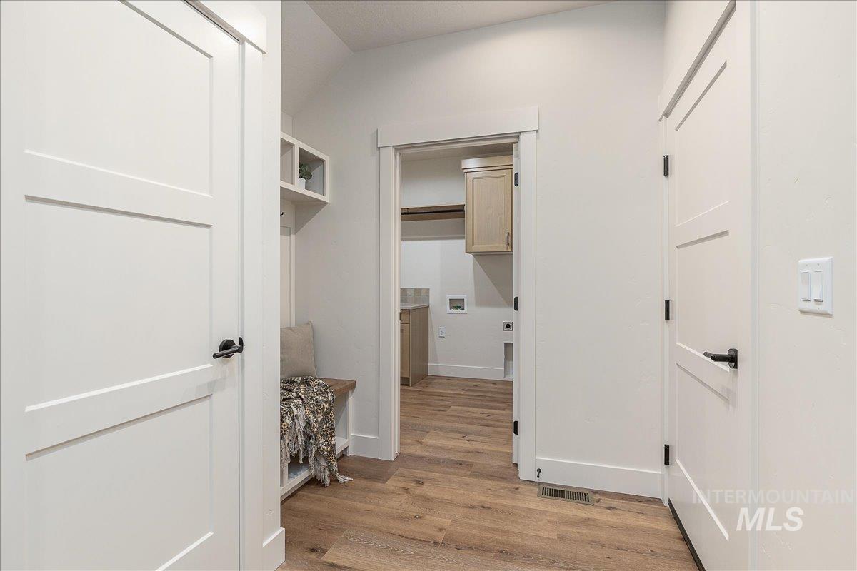 9435 S Egg Harbor, Kuna, Idaho 83634, 4 Bedrooms, 3 Bathrooms, Residential For Sale, Price $779,000,MLS 98964387