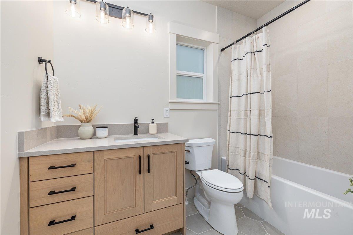 9435 S Egg Harbor, Kuna, Idaho 83634, 4 Bedrooms, 3 Bathrooms, Residential For Sale, Price $779,000,MLS 98964387