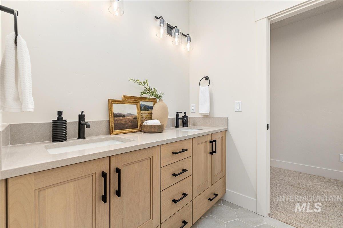 9435 S Egg Harbor, Kuna, Idaho 83634, 4 Bedrooms, 3 Bathrooms, Residential For Sale, Price $779,000,MLS 98964387