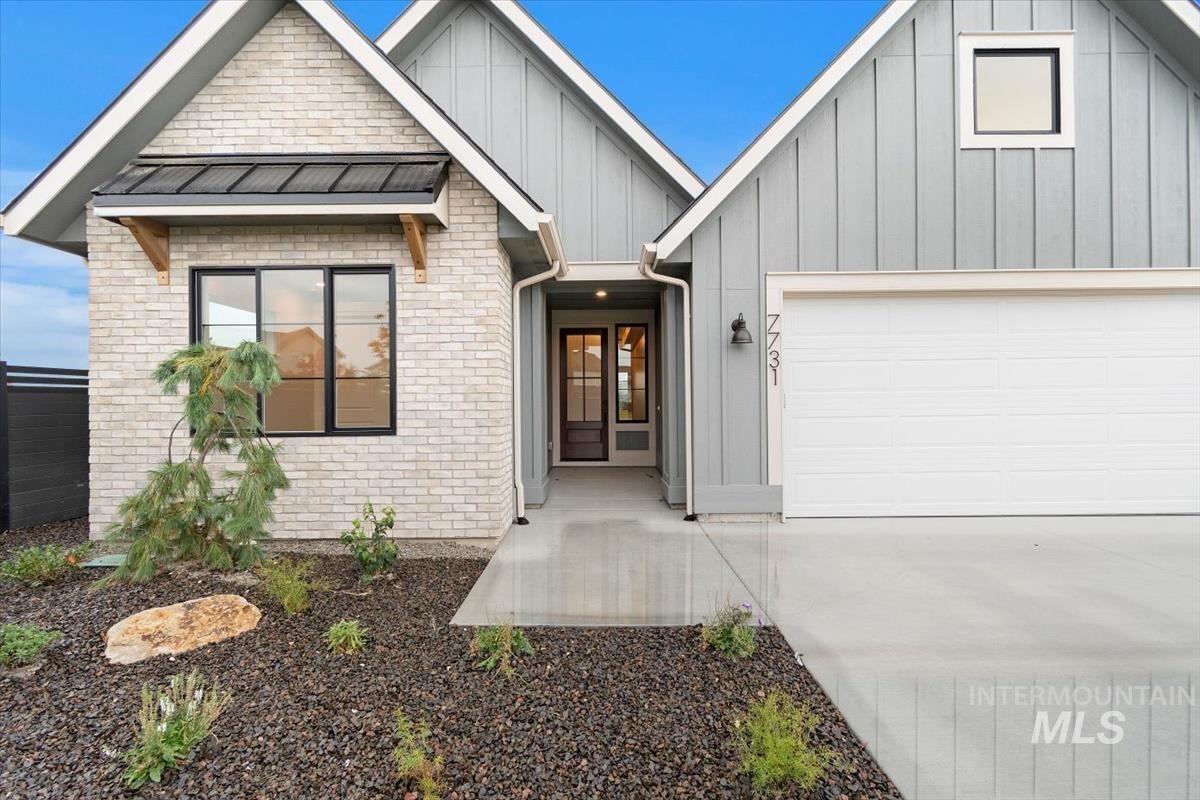 7731 W Daybreak Run Ct, Meridian, Idaho 83646, 3 Bedrooms, 2 Bathrooms, Residential For Sale, Price $599,900,MLS 98964398