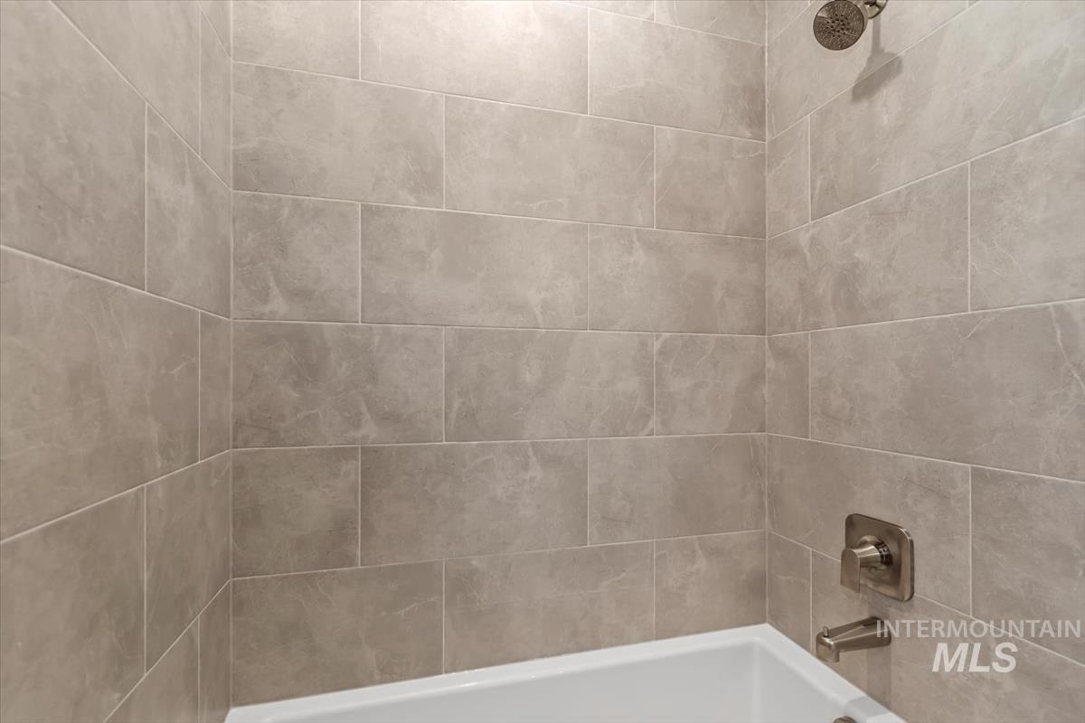 7731 W Daybreak Run Ct, Meridian, Idaho 83646, 3 Bedrooms, 2 Bathrooms, Residential For Sale, Price $599,900,MLS 98964398