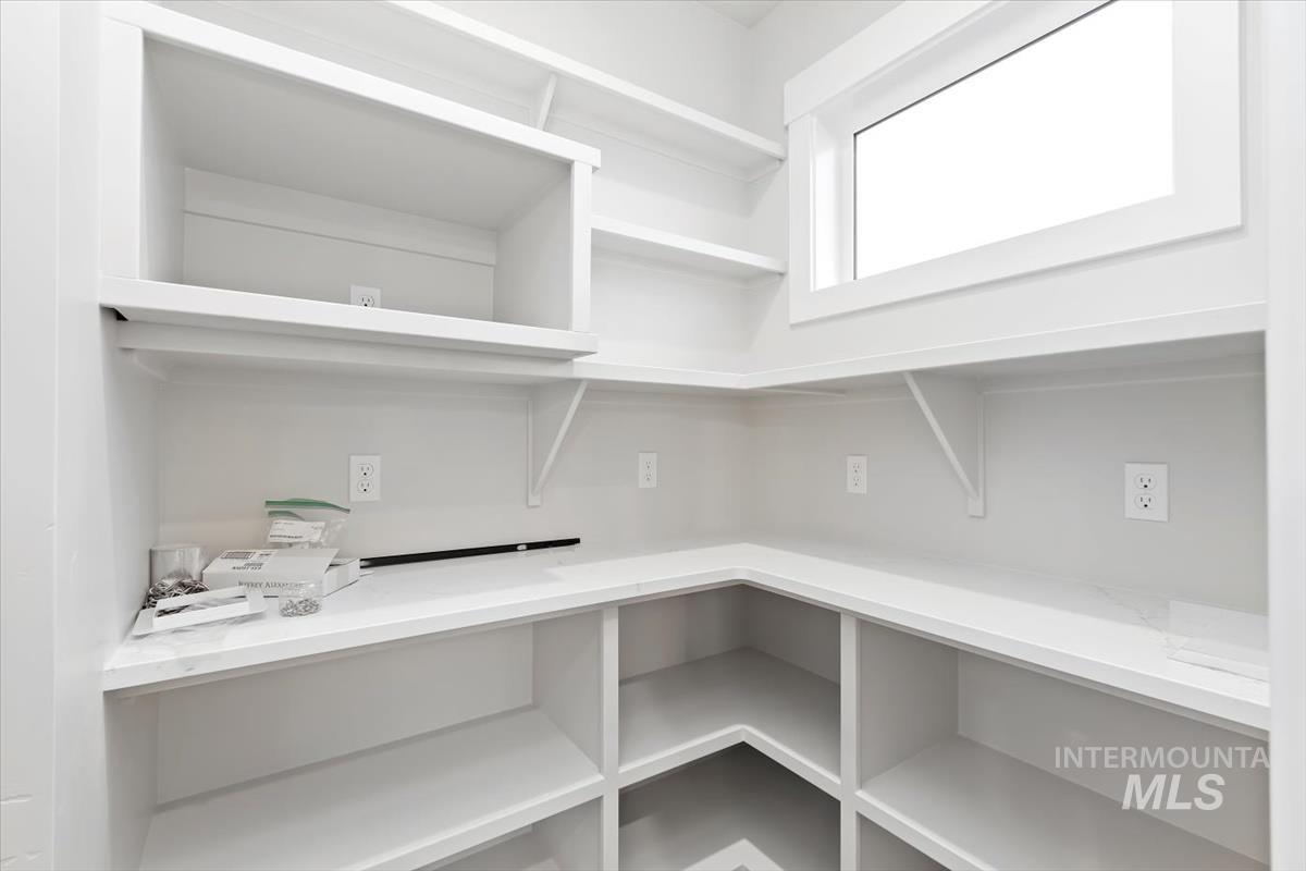 7731 W Daybreak Run Ct, Meridian, Idaho 83646, 3 Bedrooms, 2 Bathrooms, Residential For Sale, Price $599,900,MLS 98964398