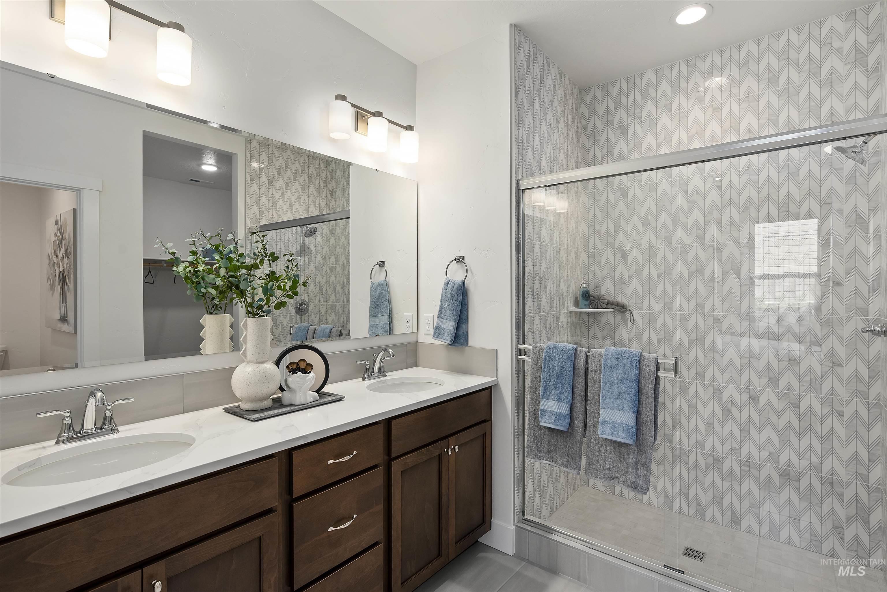 5831 N Patimos Ave, Meridian, Idaho 83646, 3 Bedrooms, 2 Bathrooms, Residential For Sale, Price $519,990,MLS 98964410