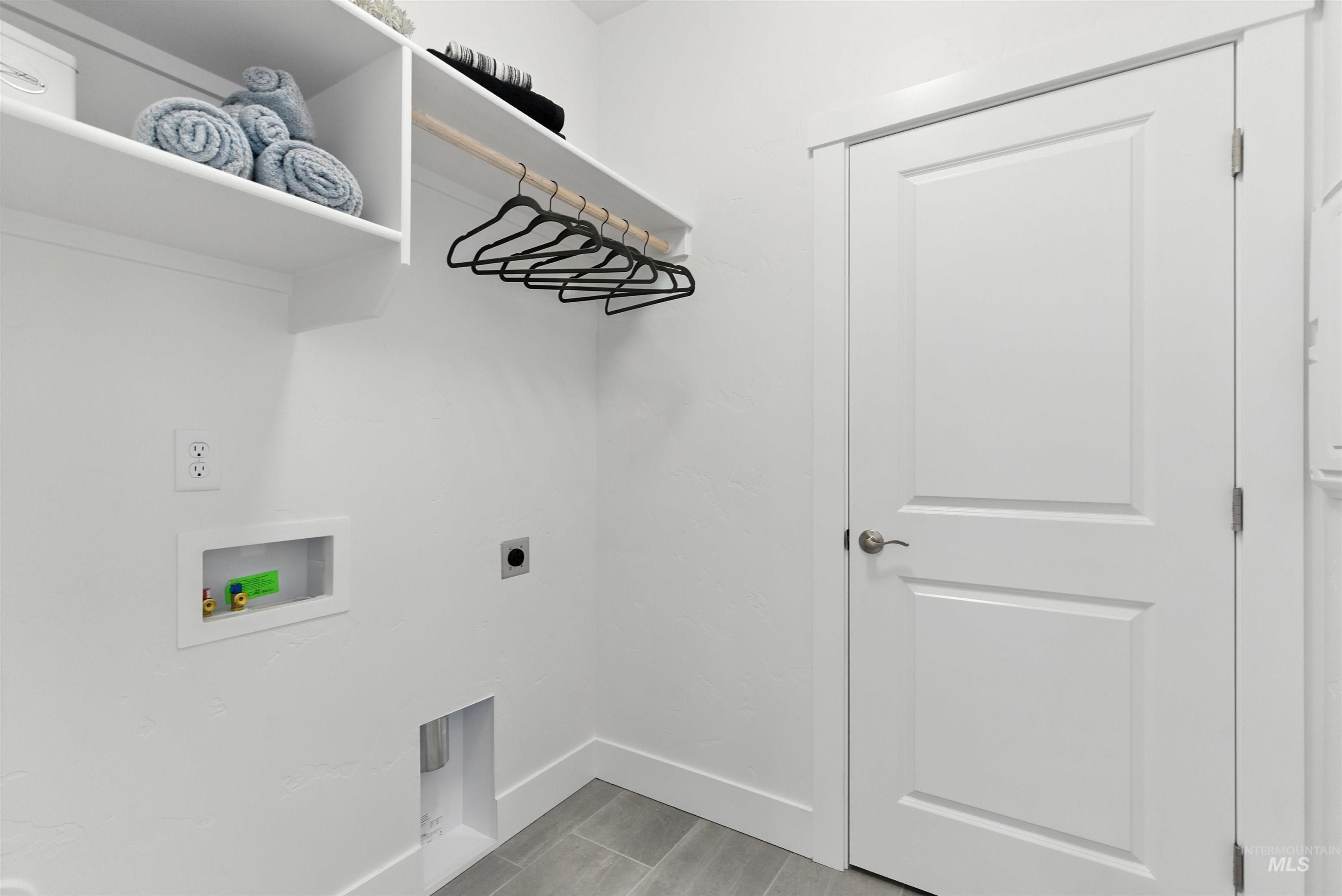 5831 N Patimos Ave, Meridian, Idaho 83646, 3 Bedrooms, 2 Bathrooms, Residential For Sale, Price $519,990,MLS 98964410