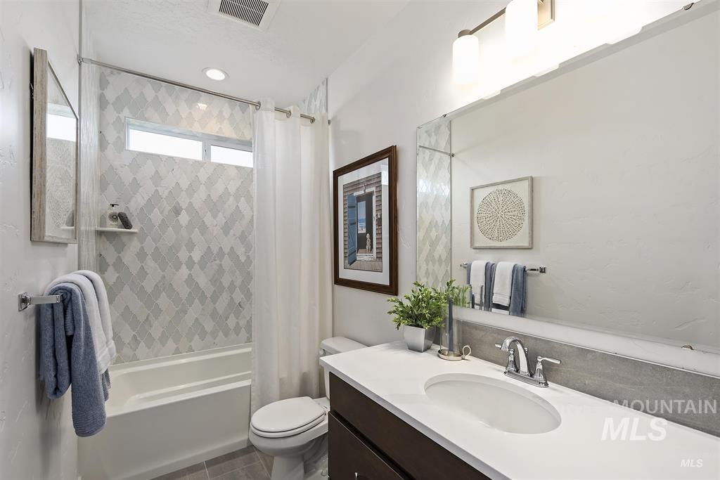 5831 N Patimos Ave, Meridian, Idaho 83646, 3 Bedrooms, 2 Bathrooms, Residential For Sale, Price $539,990,MLS 98964410