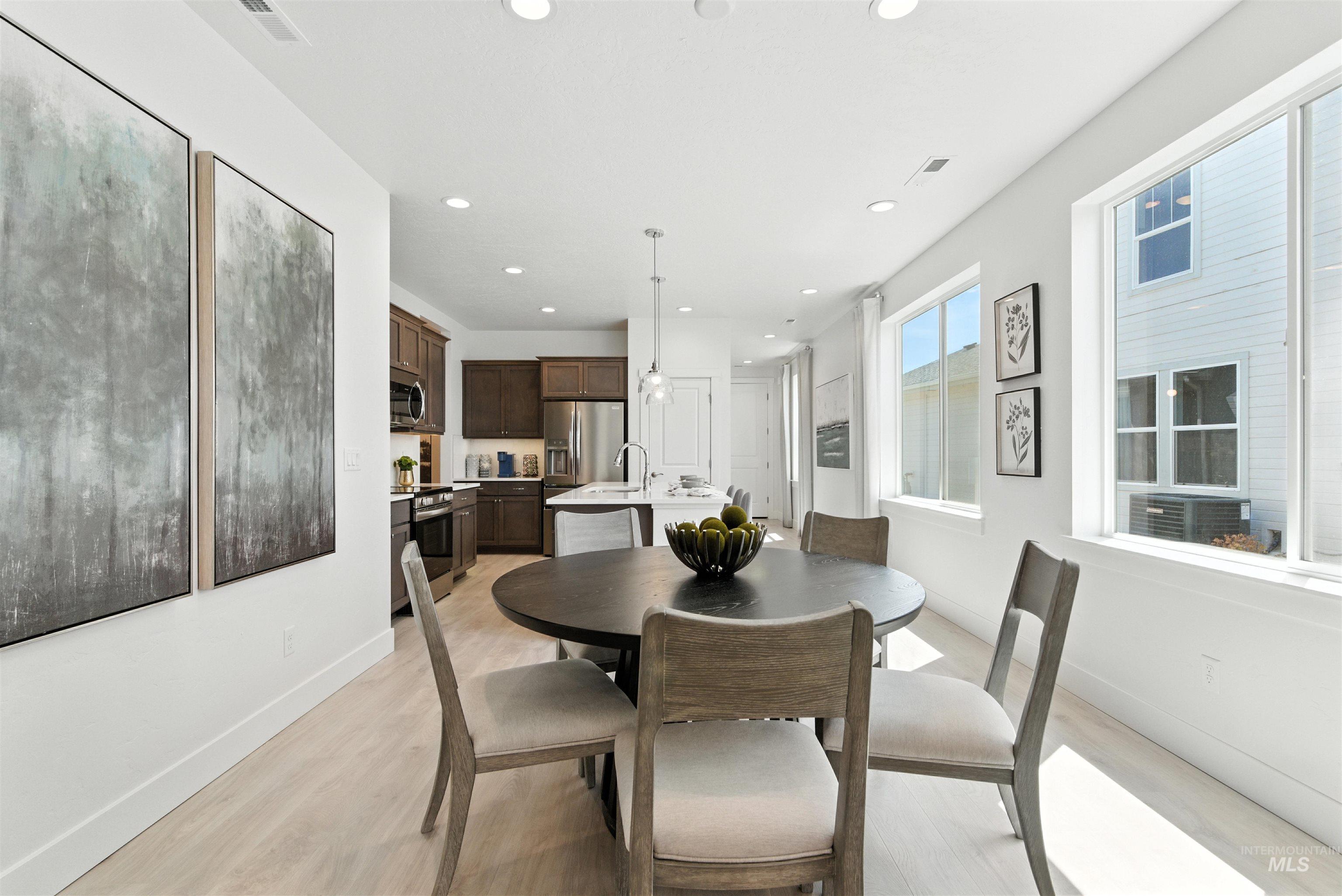 5831 N Patimos Ave, Meridian, Idaho 83646, 3 Bedrooms, 2 Bathrooms, Residential For Sale, Price $519,990,MLS 98964410