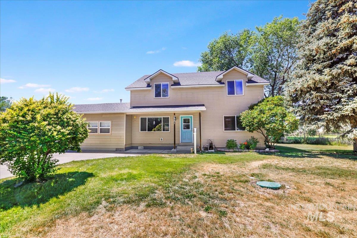 3951 NW Dutton, Mountain Home, Idaho 83647, 4 Bedrooms, 3 Bathrooms, Residential For Sale, Price $509,900,MLS 98964412