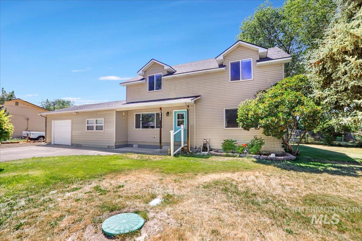 3951 NW Dutton, Mountain Home, Idaho 83647, 4 Bedrooms, 3 Bathrooms, Residential For Sale, Price $509,900,MLS 98964412