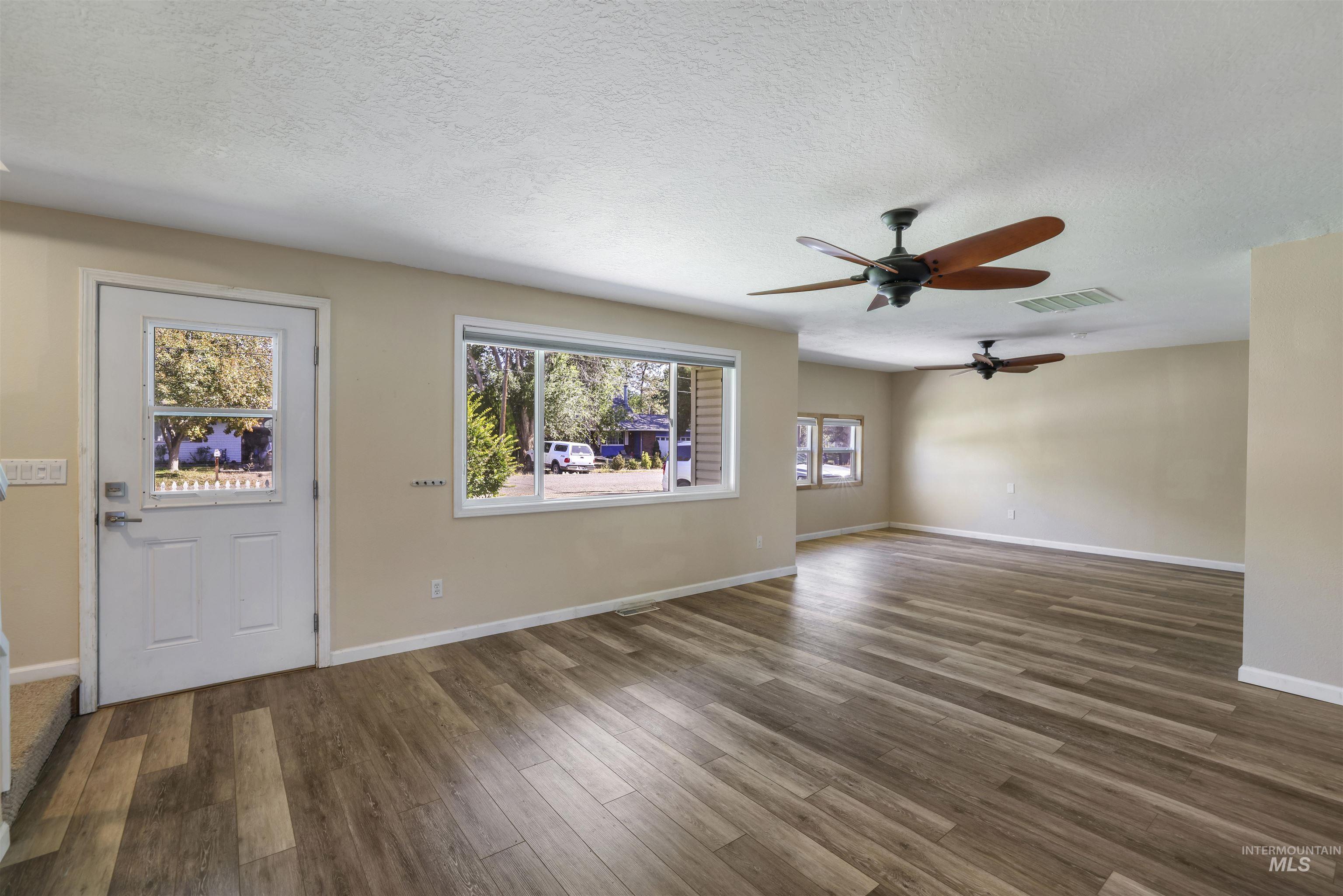 3951 NW Dutton, Mountain Home, Idaho 83647, 4 Bedrooms, 3 Bathrooms, Residential For Sale, Price $509,900,MLS 98964412