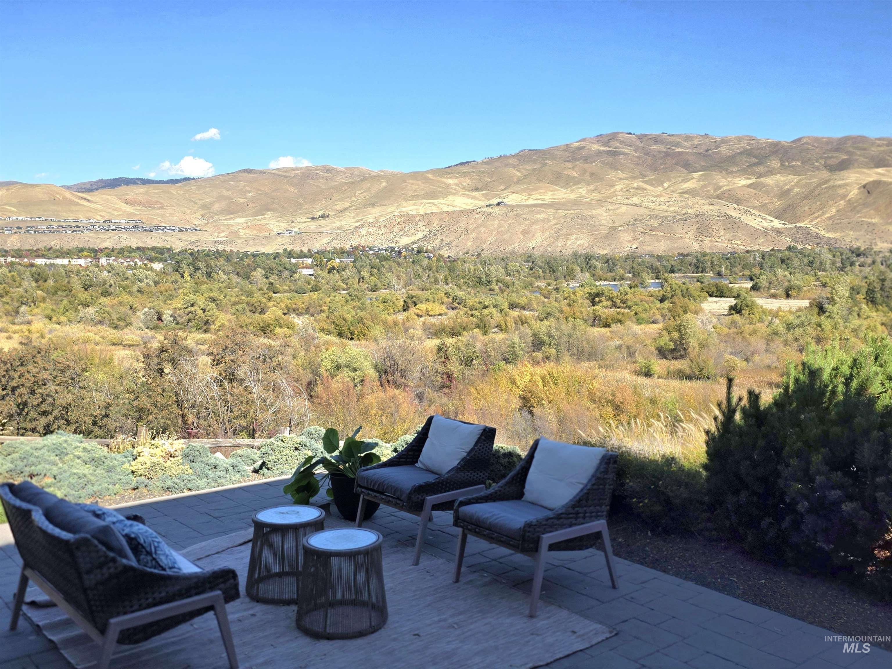 5288 S Farmhouse Place, Boise, Idaho 83716-9014, 5 Bedrooms, 4.5 Bathrooms, Residential For Sale, Price $1,875,000,MLS 98964417