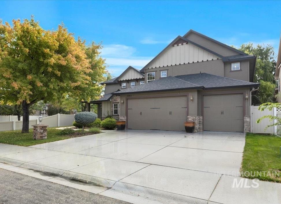 2543 W Divide Creek, Meridian, Idaho 83646, 5 Bedrooms, 3.5 Bathrooms, Residential For Sale, Price $739,900,MLS 98964419