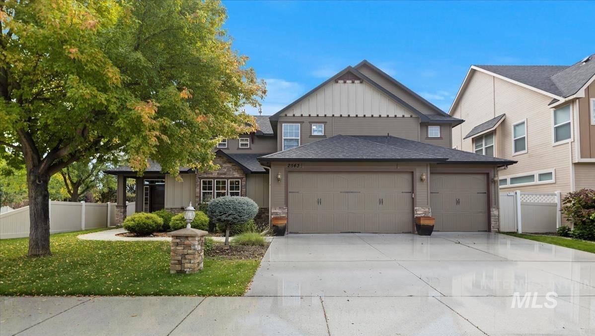 2543 W Divide Creek, Meridian, Idaho 83646, 5 Bedrooms, 3.5 Bathrooms, Residential For Sale, Price $739,900,MLS 98964419