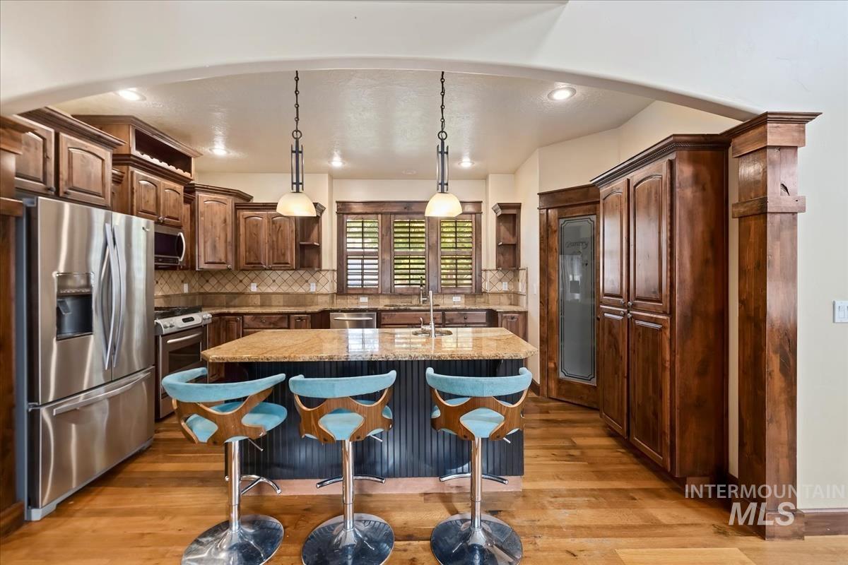 2543 W Divide Creek, Meridian, Idaho 83646, 5 Bedrooms, 3.5 Bathrooms, Residential For Sale, Price $739,900,MLS 98964419