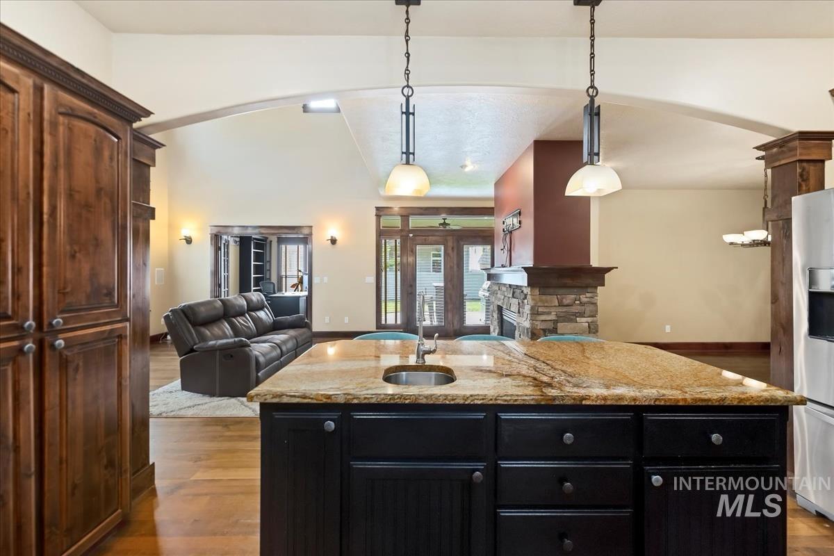 2543 W Divide Creek, Meridian, Idaho 83646, 5 Bedrooms, 3.5 Bathrooms, Residential For Sale, Price $739,900,MLS 98964419