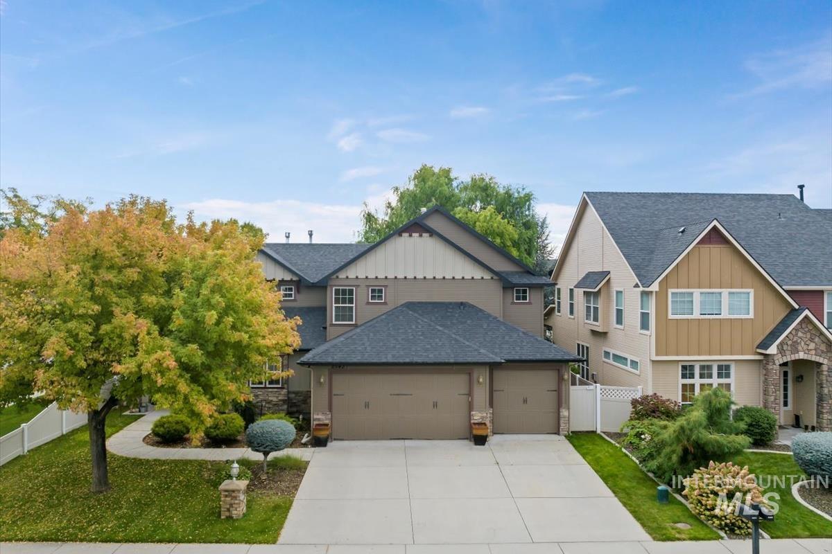 2543 W Divide Creek, Meridian, Idaho 83646, 5 Bedrooms, 3.5 Bathrooms, Residential For Sale, Price $739,900,MLS 98964419