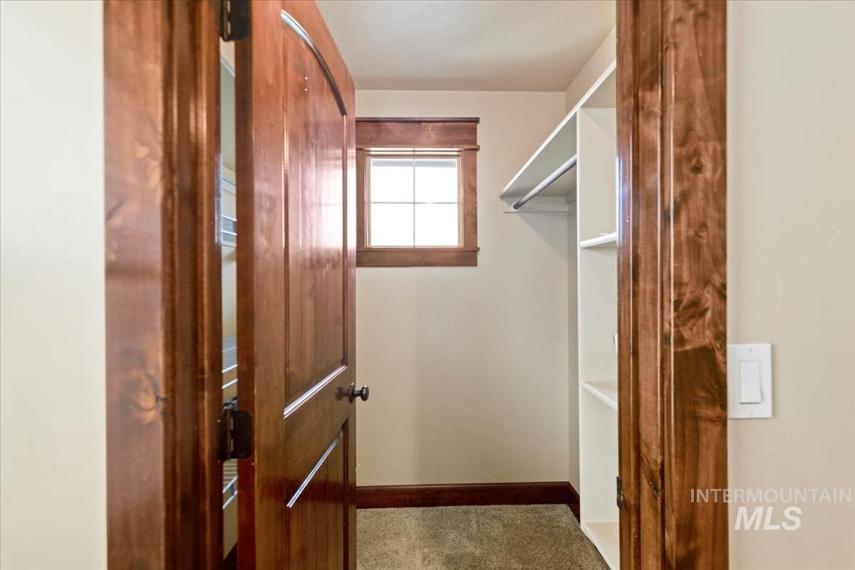 2543 W Divide Creek, Meridian, Idaho 83646, 5 Bedrooms, 3.5 Bathrooms, Residential For Sale, Price $774,000,MLS 98964419