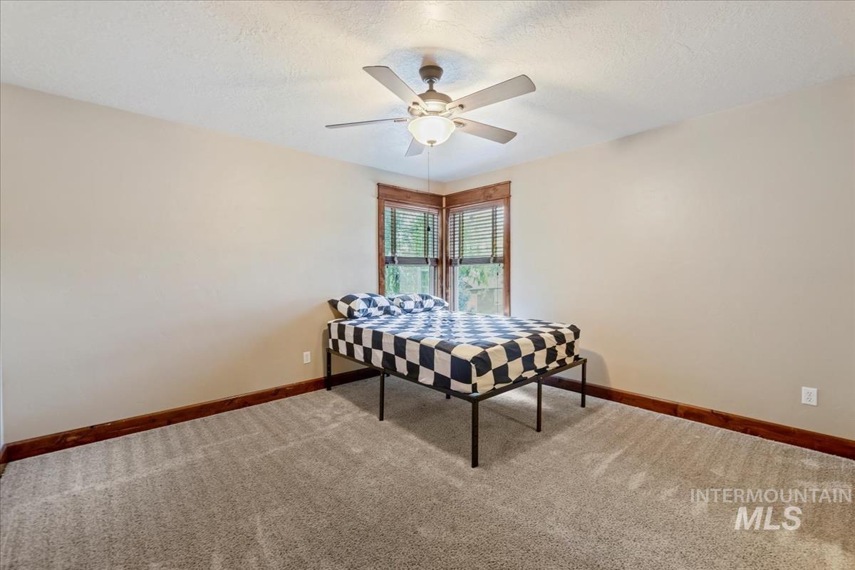 2543 W Divide Creek, Meridian, Idaho 83646, 5 Bedrooms, 3.5 Bathrooms, Residential For Sale, Price $739,900,MLS 98964419