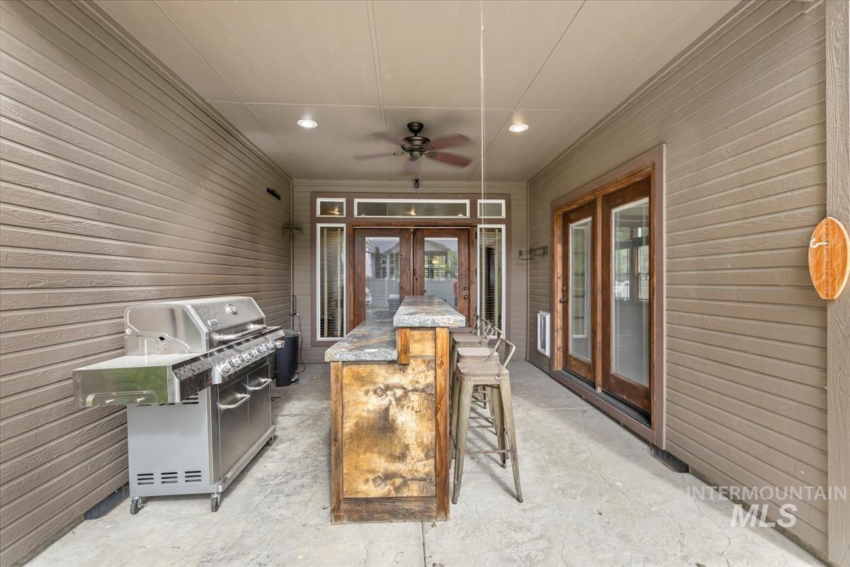 2543 W Divide Creek, Meridian, Idaho 83646, 5 Bedrooms, 3.5 Bathrooms, Residential For Sale, Price $739,900,MLS 98964419