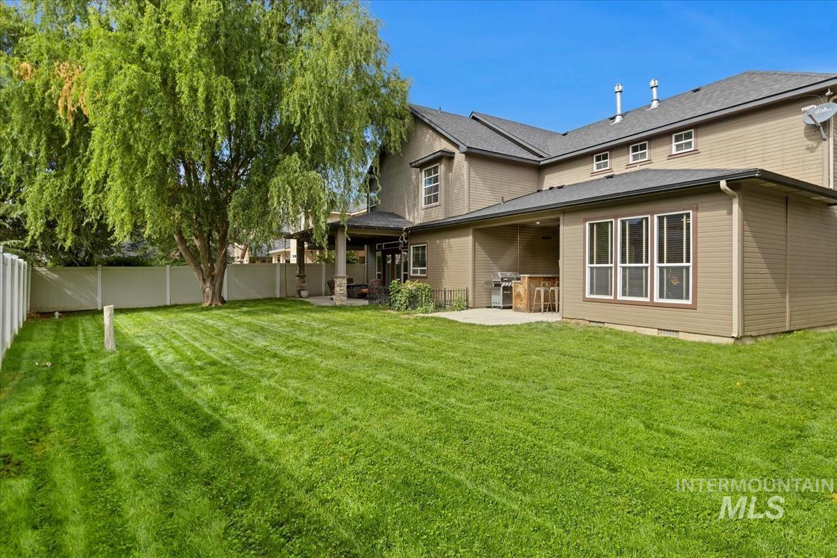 2543 W Divide Creek, Meridian, Idaho 83646, 5 Bedrooms, 3.5 Bathrooms, Residential For Sale, Price $739,900,MLS 98964419