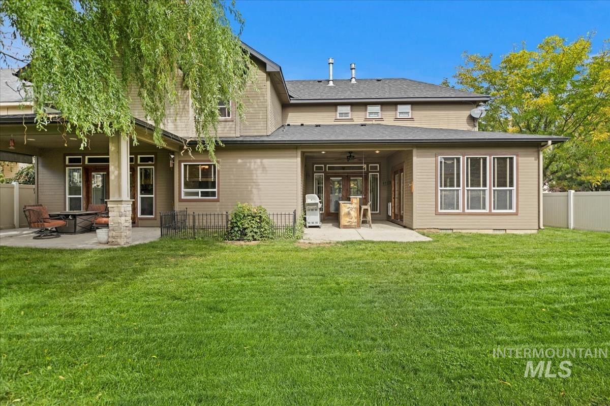 2543 W Divide Creek, Meridian, Idaho 83646, 5 Bedrooms, 3.5 Bathrooms, Residential For Sale, Price $739,900,MLS 98964419