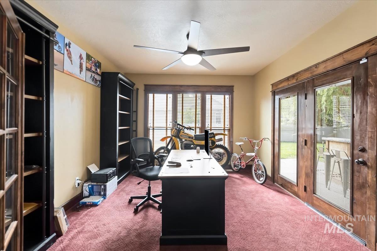 2543 W Divide Creek, Meridian, Idaho 83646, 5 Bedrooms, 3.5 Bathrooms, Residential For Sale, Price $739,900,MLS 98964419