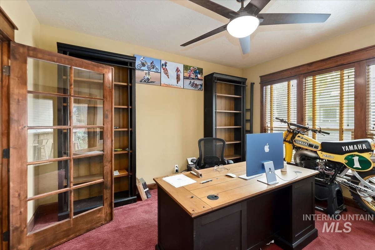 2543 W Divide Creek, Meridian, Idaho 83646, 5 Bedrooms, 3.5 Bathrooms, Residential For Sale, Price $739,900,MLS 98964419