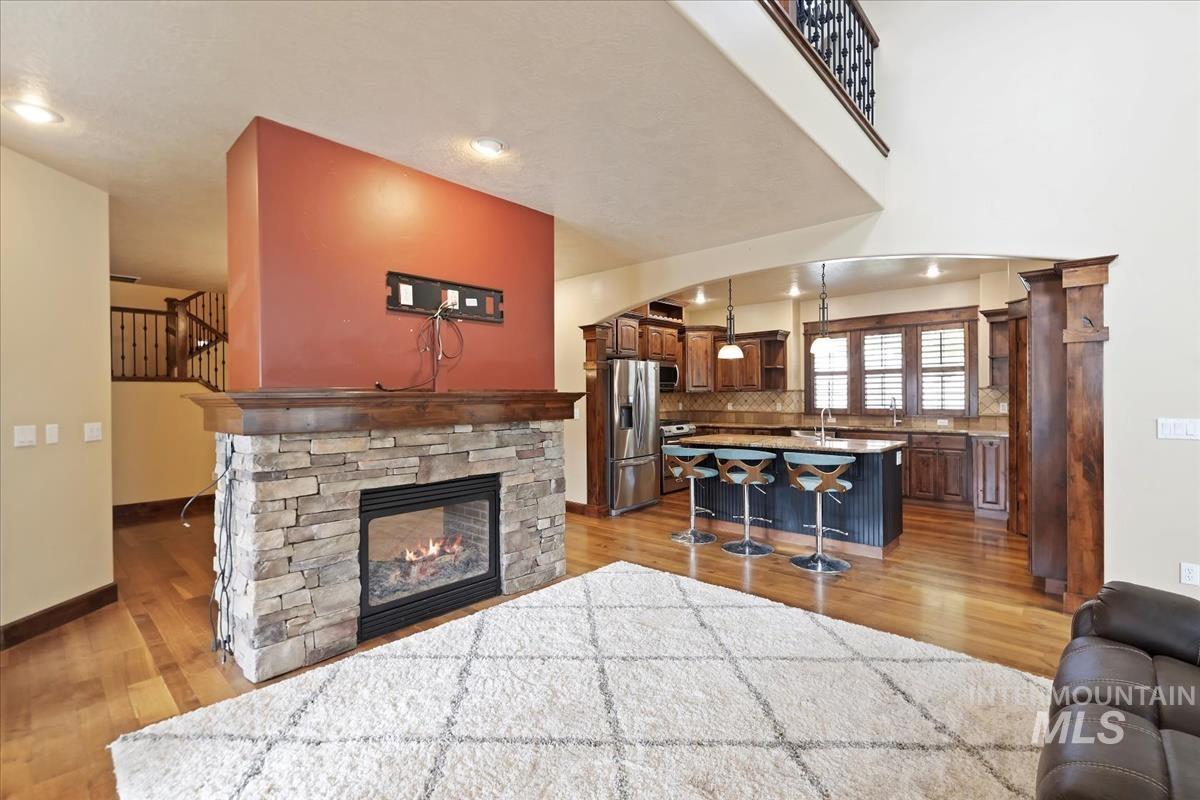 2543 W Divide Creek, Meridian, Idaho 83646, 5 Bedrooms, 3.5 Bathrooms, Residential For Sale, Price $739,900,MLS 98964419