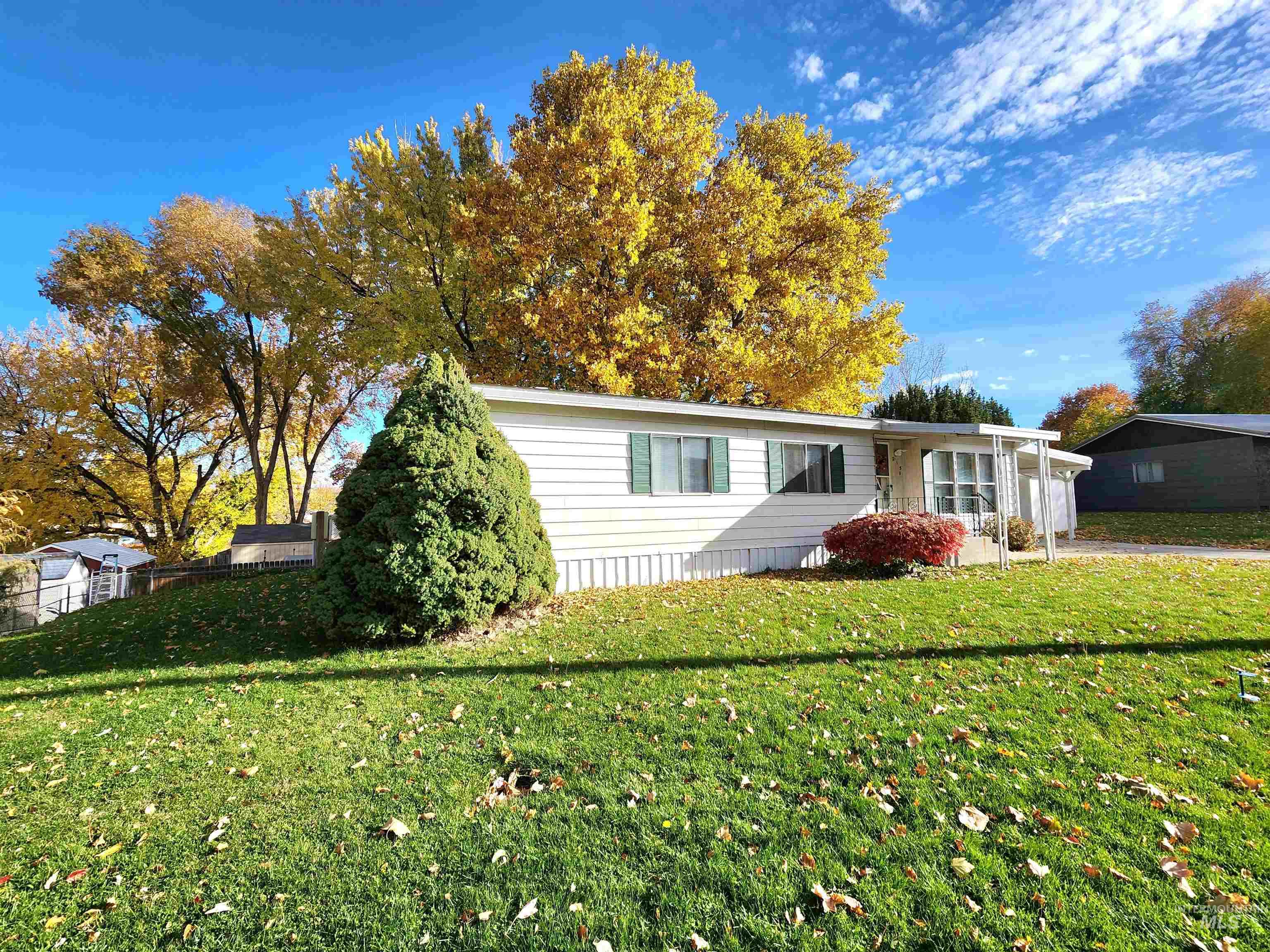 215 Farber Dr, Payette, Idaho 83661, 3 Bedrooms, 2 Bathrooms, Residential For Sale, Price $249,000,MLS 98964426