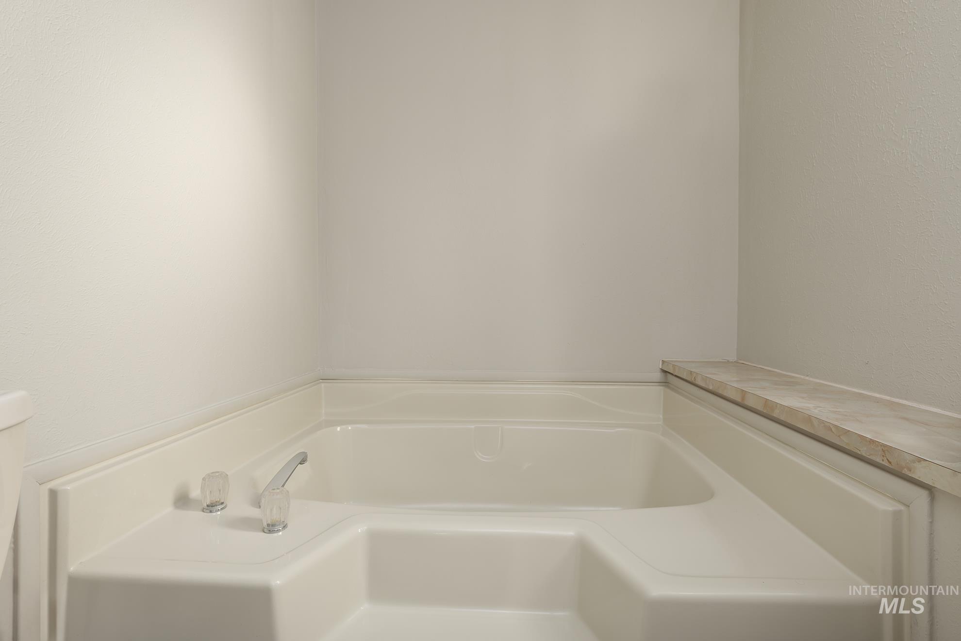 215 Farber Dr, Payette, Idaho 83661, 3 Bedrooms, 2 Bathrooms, Residential For Sale, Price $249,000,MLS 98964426