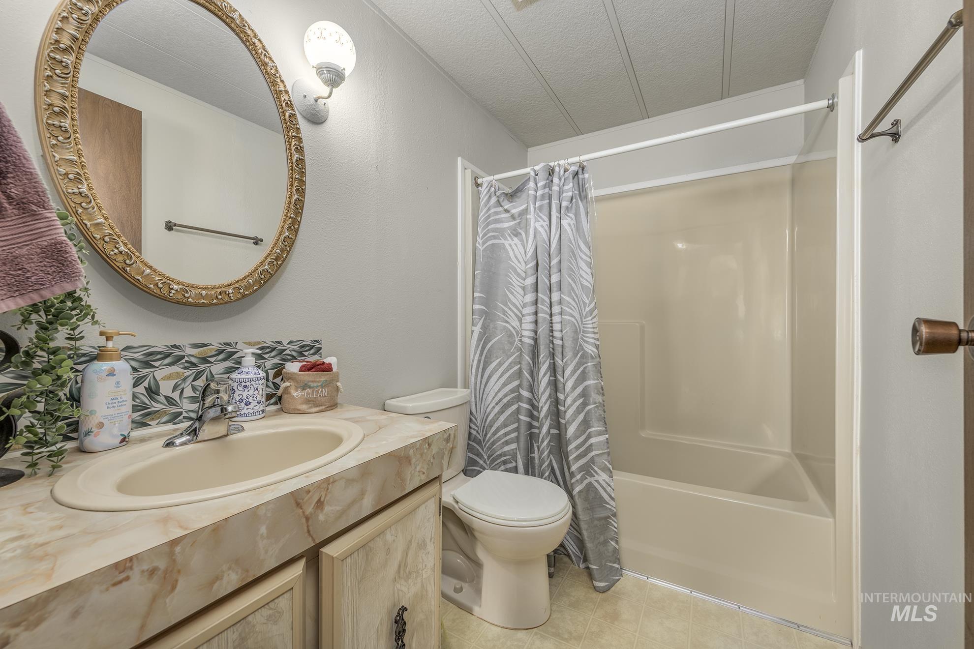 215 Farber Dr, Payette, Idaho 83661, 3 Bedrooms, 2 Bathrooms, Residential For Sale, Price $249,000,MLS 98964426