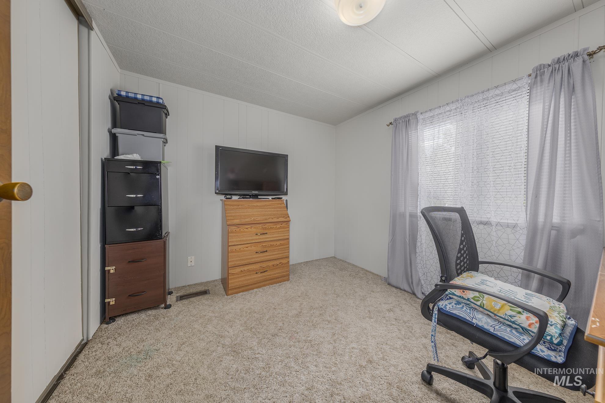 215 Farber Dr, Payette, Idaho 83661, 3 Bedrooms, 2 Bathrooms, Residential For Sale, Price $247,900,MLS 98964426