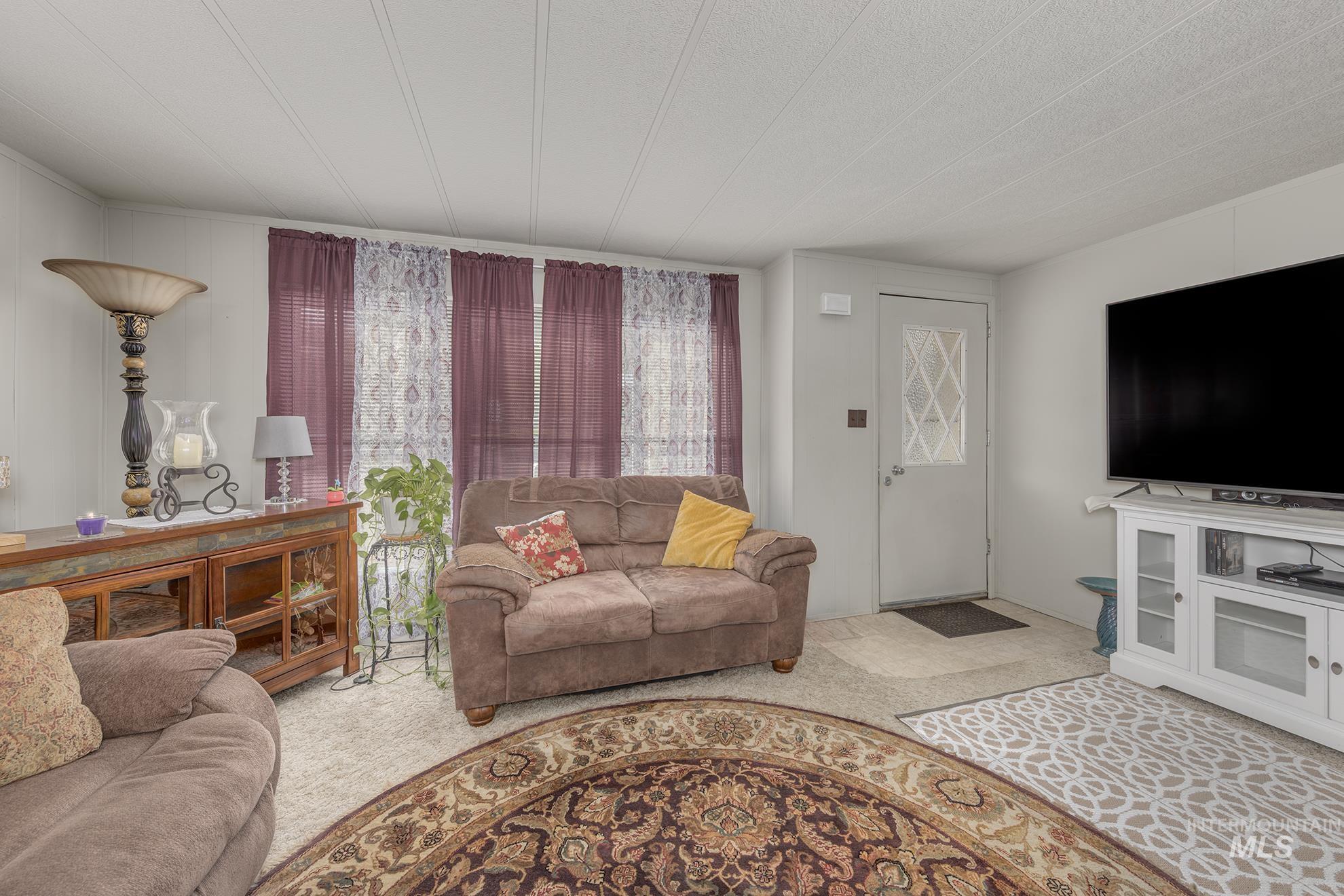 215 Farber Dr, Payette, Idaho 83661, 3 Bedrooms, 2 Bathrooms, Residential For Sale, Price $249,000,MLS 98964426