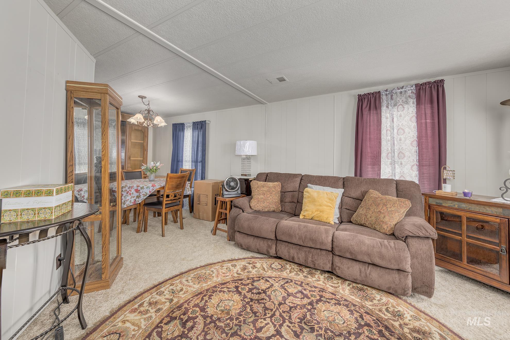 215 Farber Dr, Payette, Idaho 83661, 3 Bedrooms, 2 Bathrooms, Residential For Sale, Price $249,000,MLS 98964426